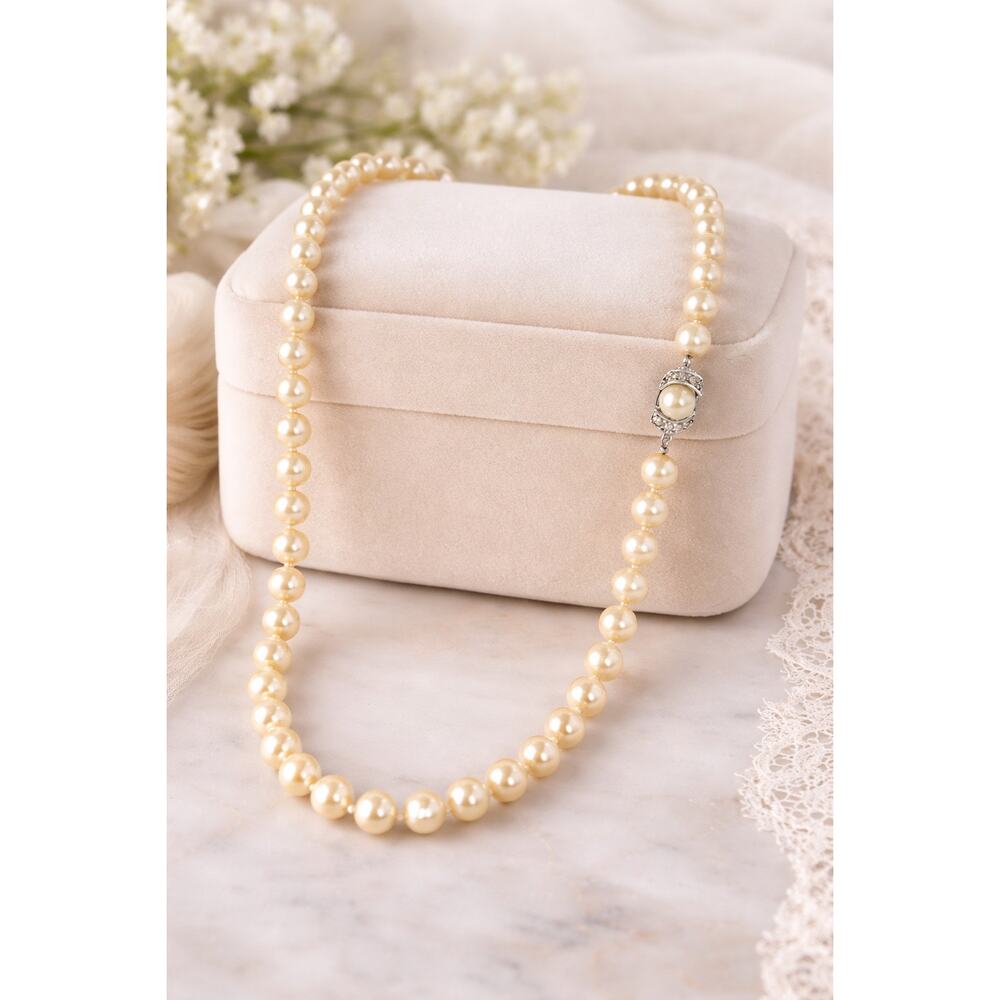 Vintage Ciner Glass Pearl Necklace 24” Signed  Clasp  Circa 1950s (Mid-Century)
